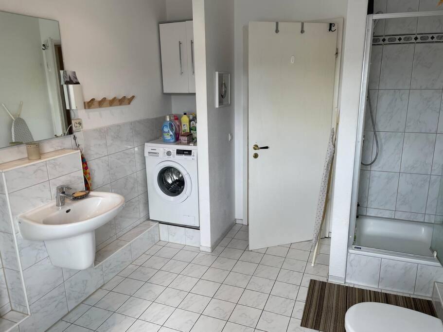 Ferienwohnung 105Qm-3-Raum, Zentral, Ruhig, Gemuetlich Leipzig Exterior foto